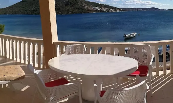 Beach * רוגוזניצה